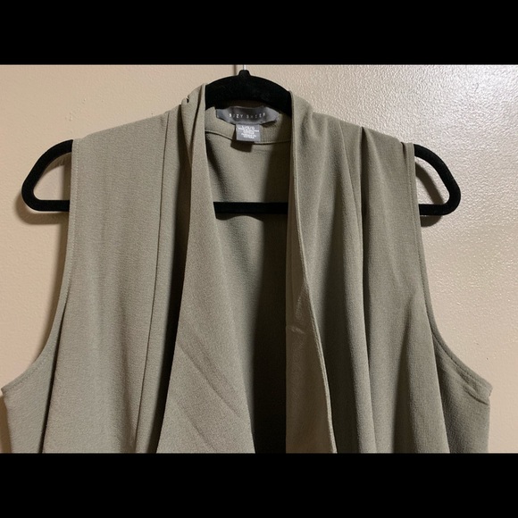Sleeveless cardigan - Picture 2 of 3